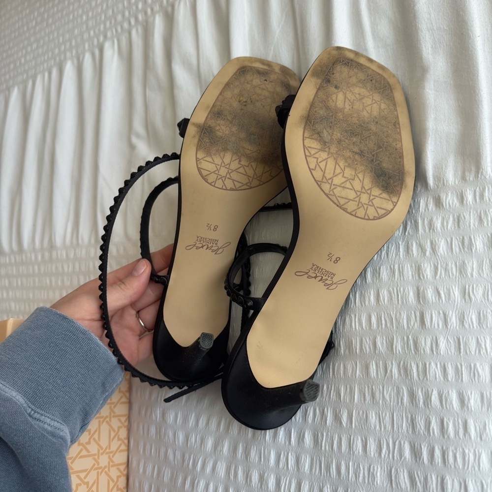Jewel Badgley Mischka Elegant Black Strappy Heels - Picture 7 of 8